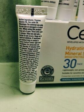 Cera ve Hydrating Mineral Sunscreen SPF 30 - 15 Count: Expires 01-27 2.55 Fl Oz
